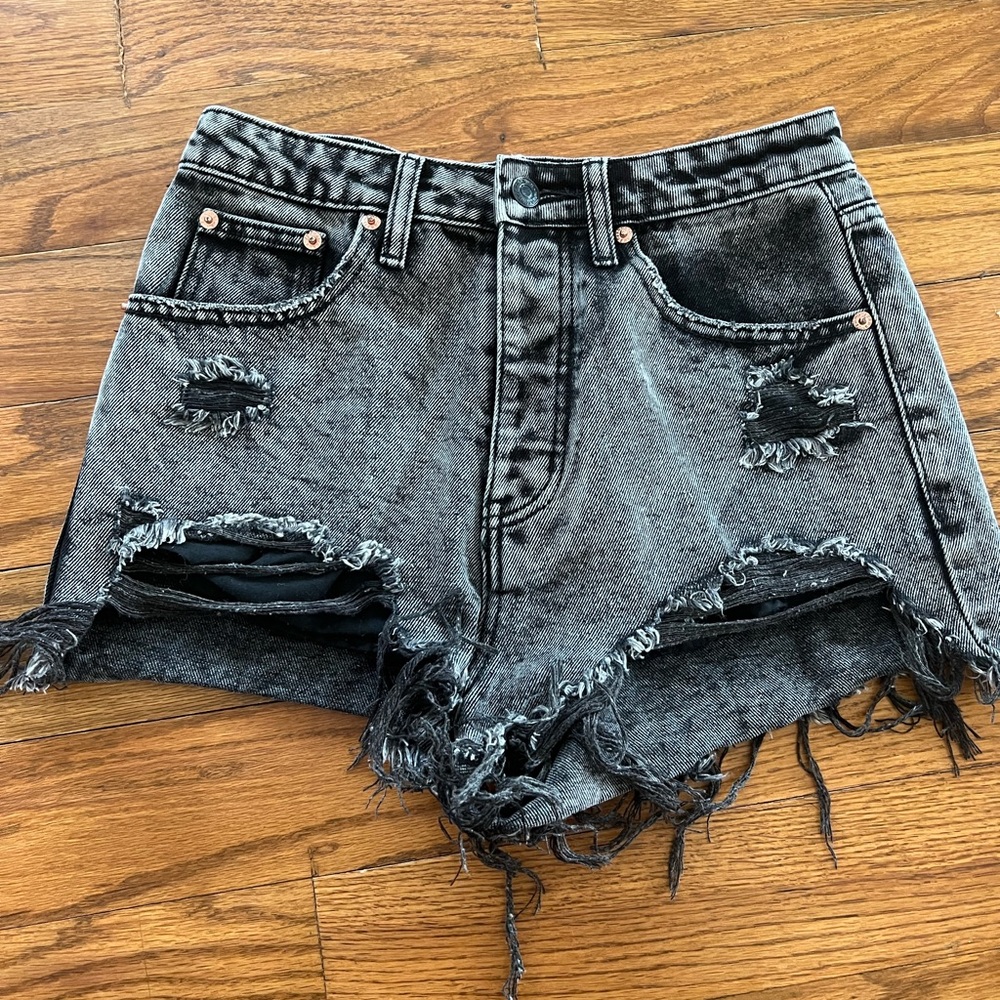 Signature8 size small black denim jean shorts